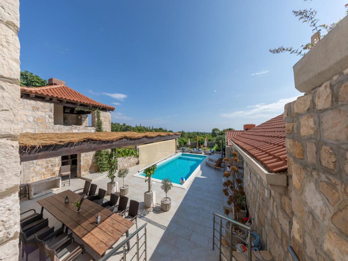 Villa Joe Čilipi Exteriör bild